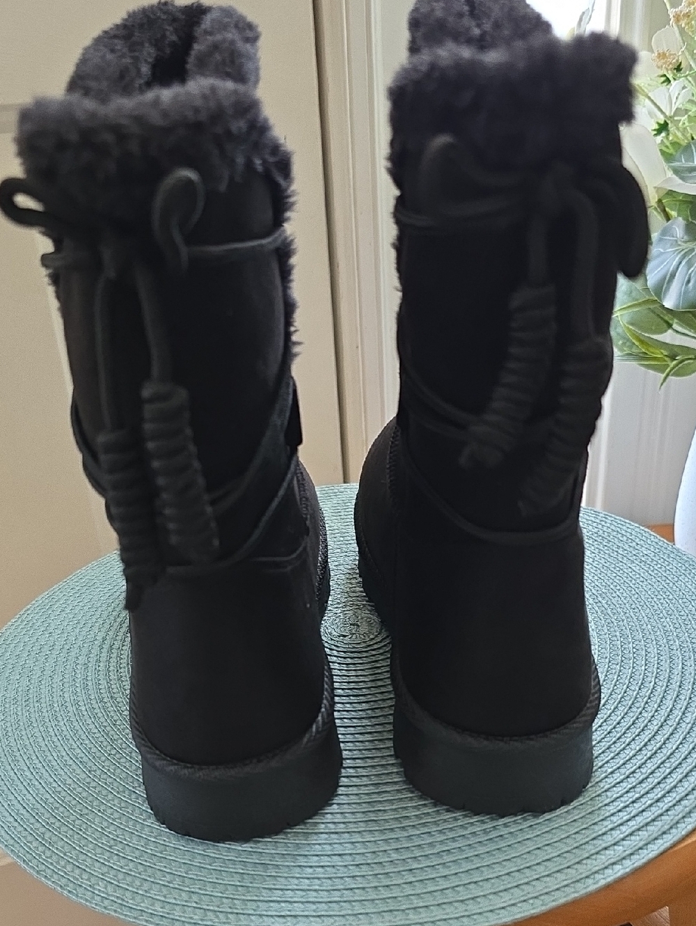 POP BRAND WOMEN'S BLACK SUEDELIKE SLIP-ON BOOTS SIZE 6.5. - Picture 5 of 15